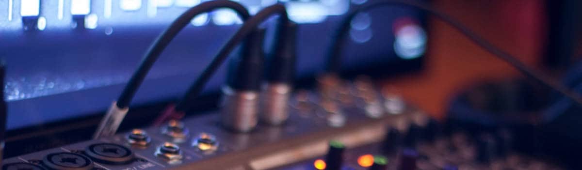 Interconnecting cables in audio mixer